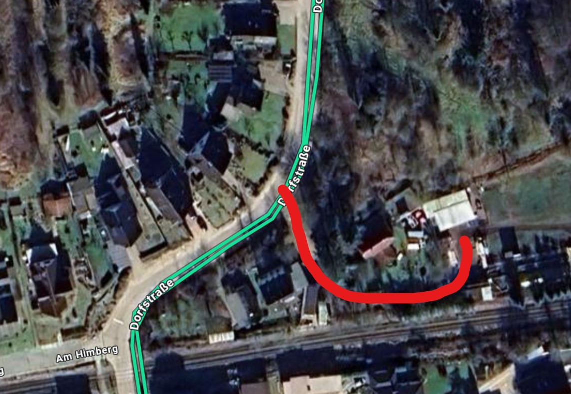 Karte mit rot markierter Abfahrt von der Dorfstraße und dem kleinen Weg zum Sägewerk Timmdorf